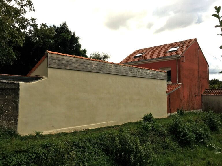 Rezé enduit chaux sur mur en pierre
