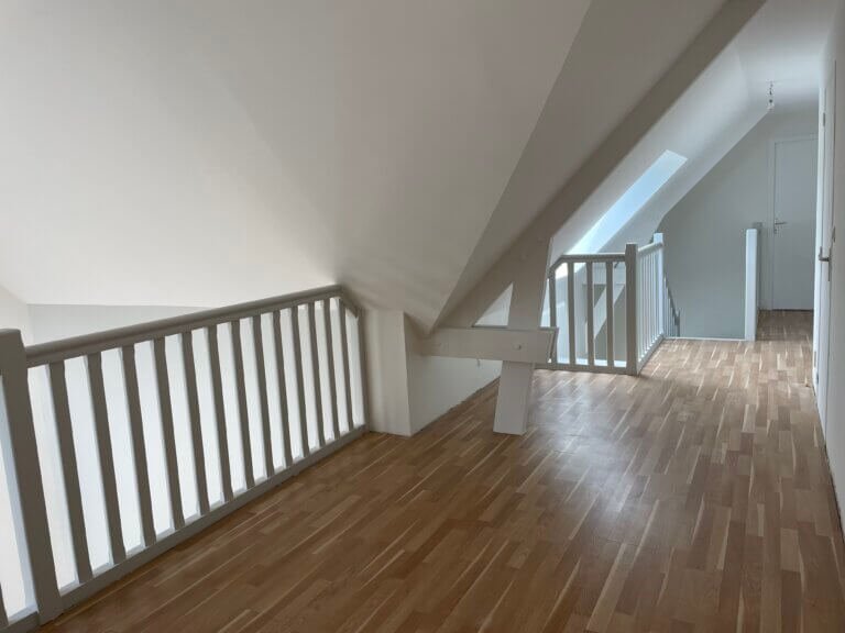 peinture rambarde escalier finition gris blanc palier Mesquer Loire-Atlantique